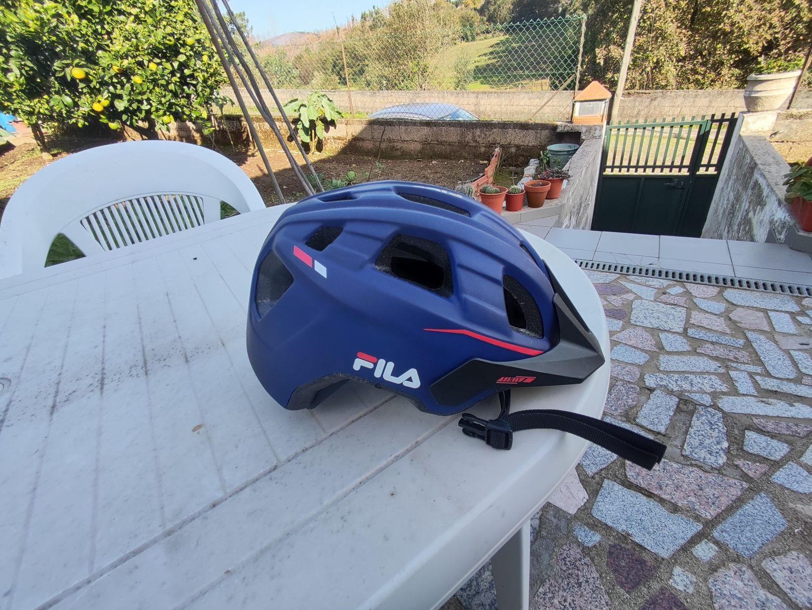 Capacete + malas para bicicleta