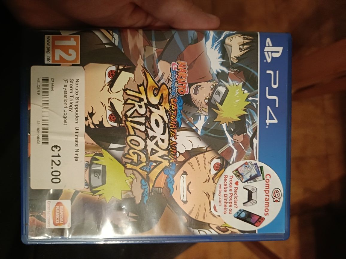 Vendo PS4 1tb 4 jogos e 1 comando