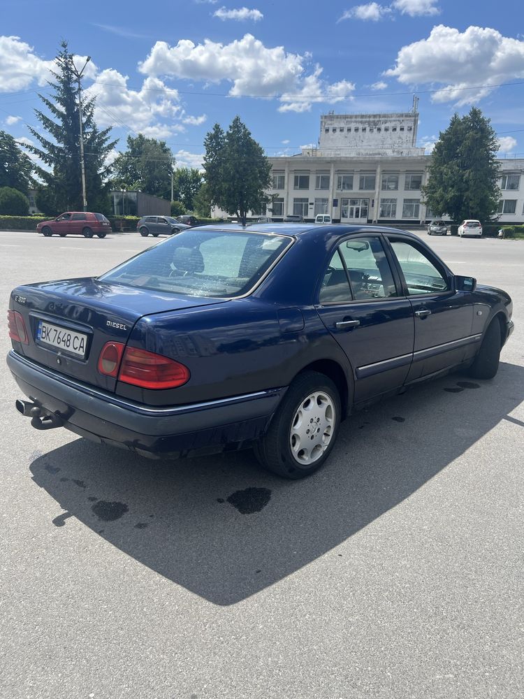 Срочно Продам mercedes w210 3.0