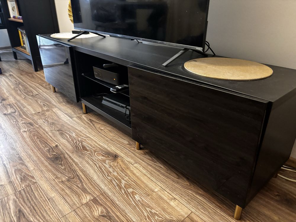 Szafka RTV ikea czarna na wysoki polysk