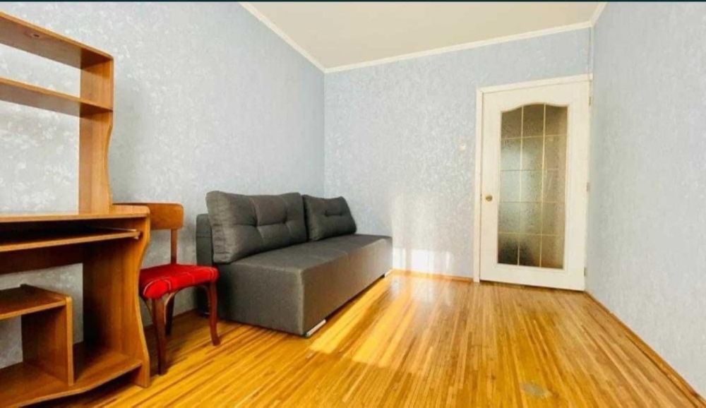 Продам 2 комв 9-ти в престижном районе