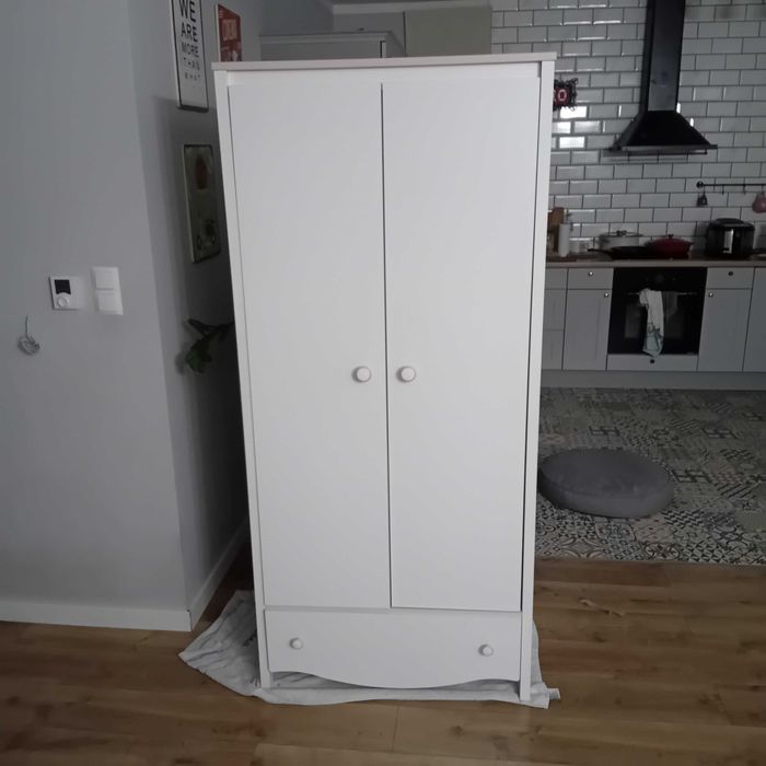 Szafa do pokoju dziewczynki