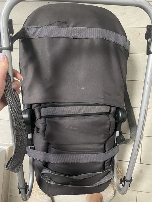 Дитяча лежанка в хорошому стані