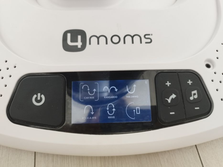 Крісло-гойдалка 4MOMS mamaRoo 4.0