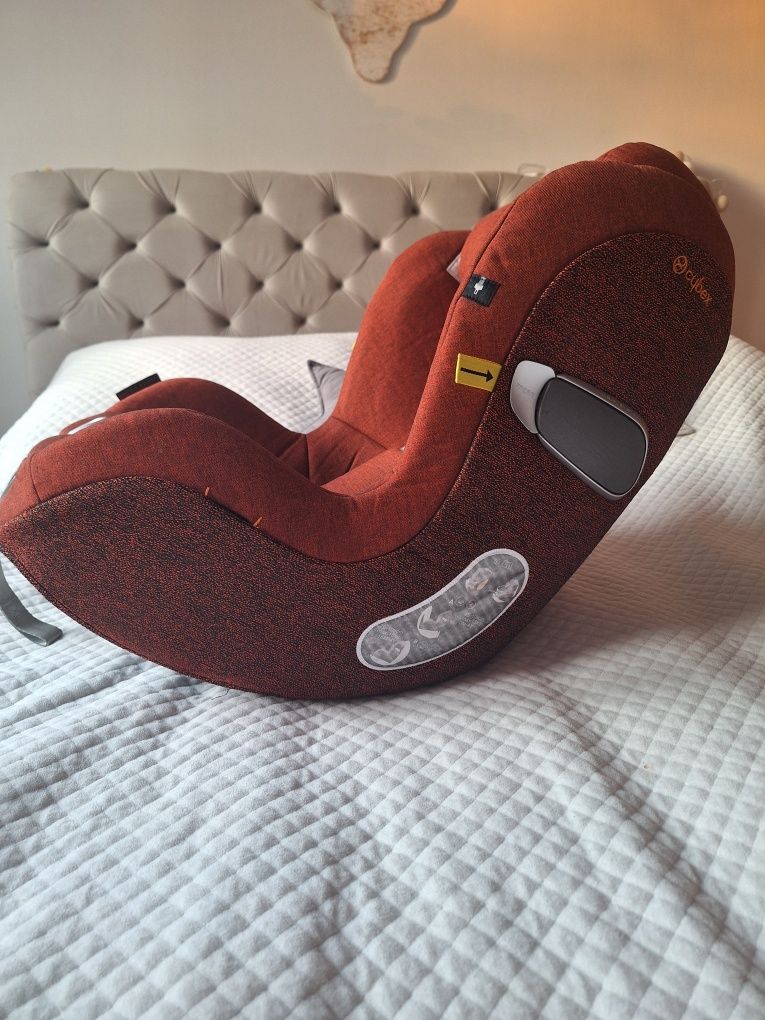 Fotelik samochodowy Cybex Sirona Z-i Size ( 0-18kg) kolor Autumn Gold.