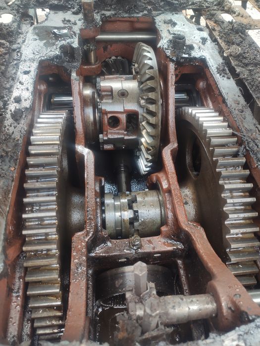 Капот МТЗ 80,82 ,гарний мости КПП диференціал шестерня мотор кабіна мт