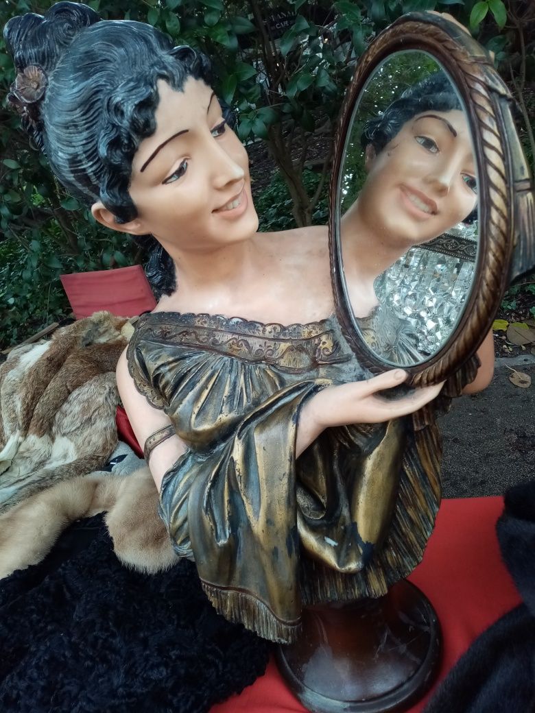 Estatueta Dama Antiga