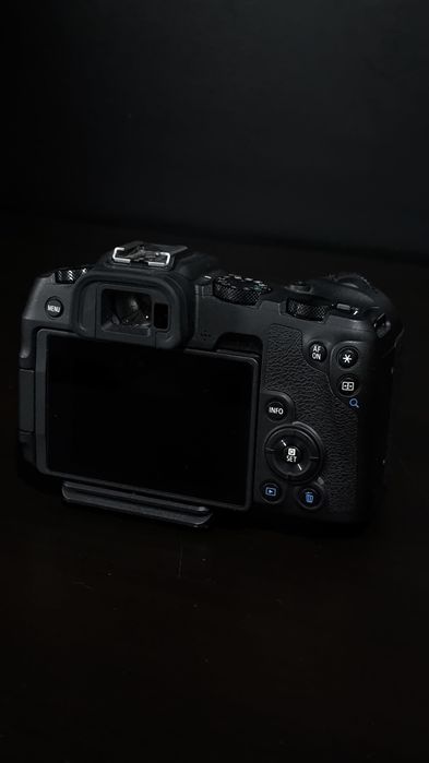 Canon RP + RF 50mm f1.8 STM (Bateria e Carregador Incluidos)