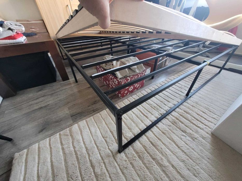 Łóżko metalowe plus stelaż