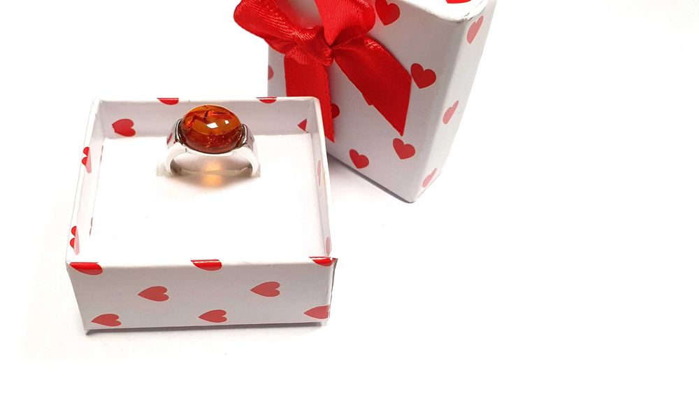 Srebrny pierścionek bursztyn pr.925 wag.3,5g