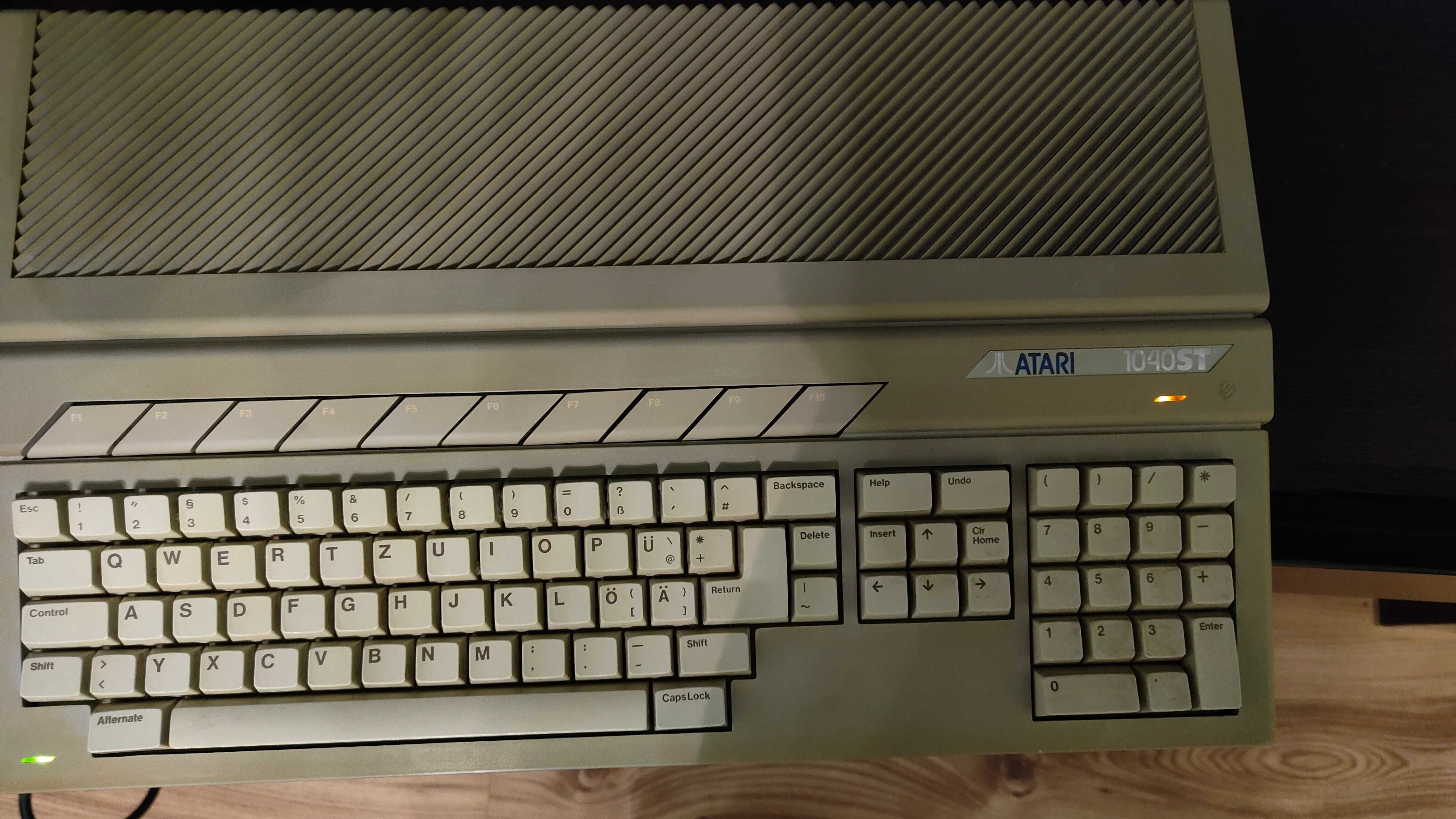 Atari 1040st + monitor Atari SM124