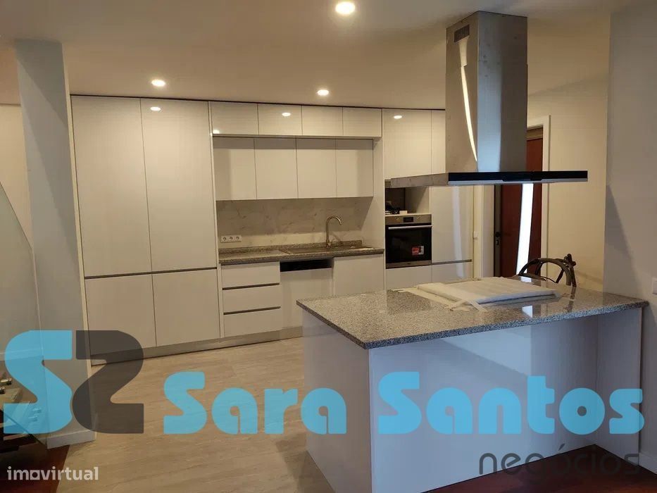 Moradia Nova T3 C/3 Frentes- Valongo