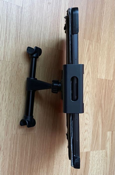 Кріплення планшета кріпиться на підголовник автомобіл