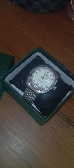 Srebrny zegarek rolex