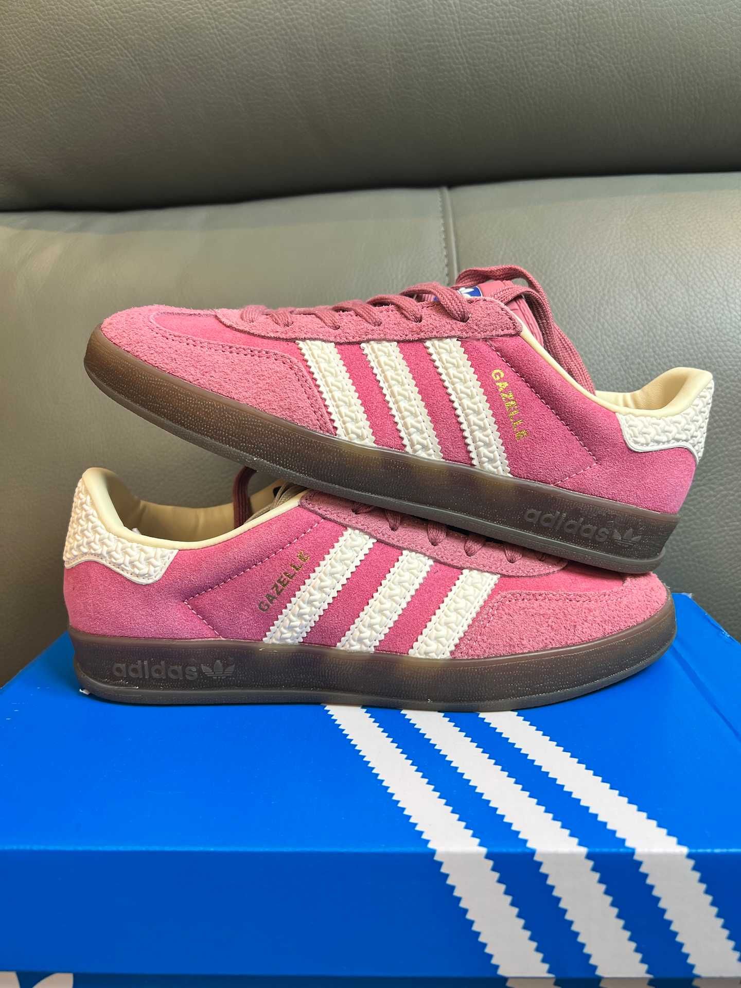 adidasy GazelleIndoorPinkCloudWhite UnisexTrampki R.37