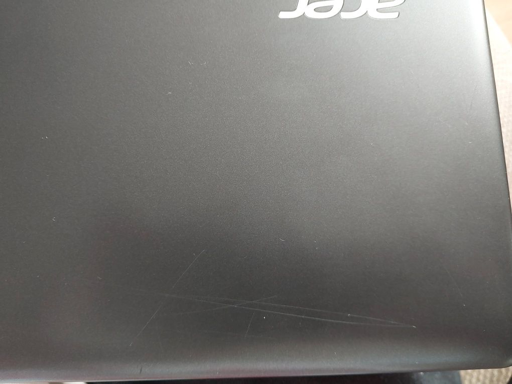 Laptop Acer Aspire E1-522 Windows 10 1TB HDD