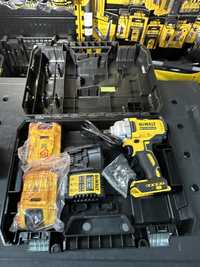 Безщітковий акумуляторний гайковерт DeWALT DCF891 H2T PowerStack компл