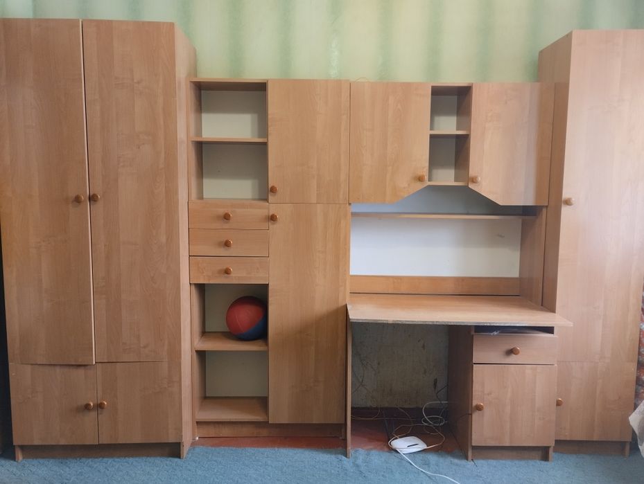 Дитяча стінка. Меблі