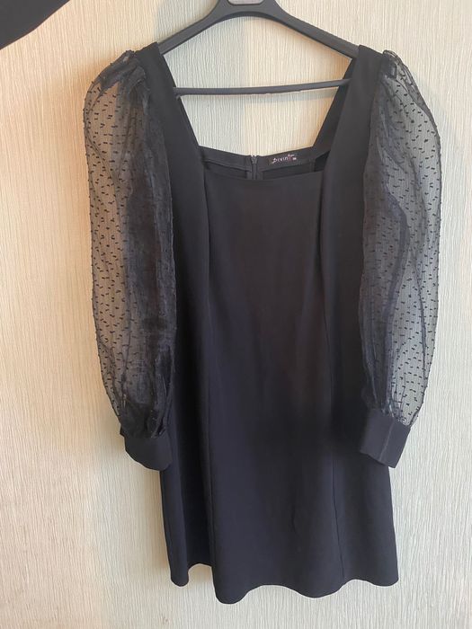 Чорна сукня міні