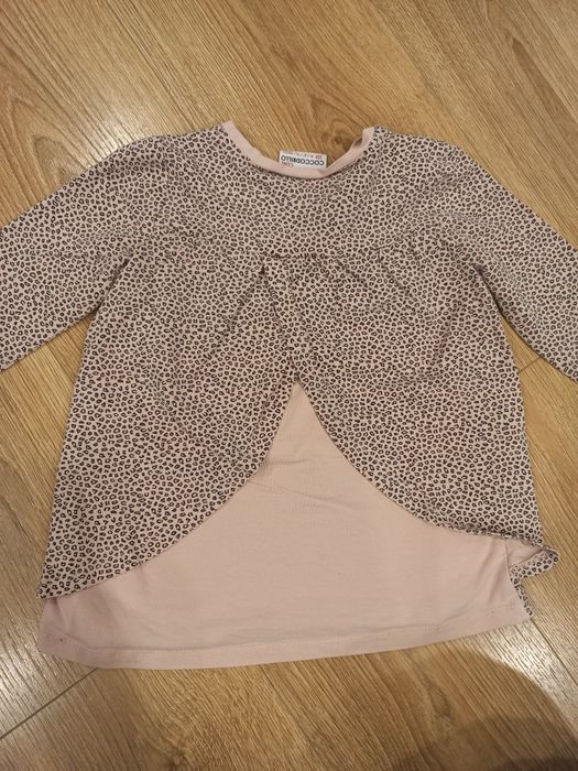 Bluzeczki dziewczęce z długim rękawem w rozm. 98-104 i 104.