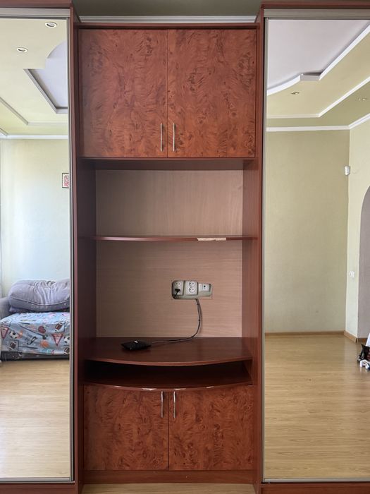 Продам велику шафу купе в гарному стані