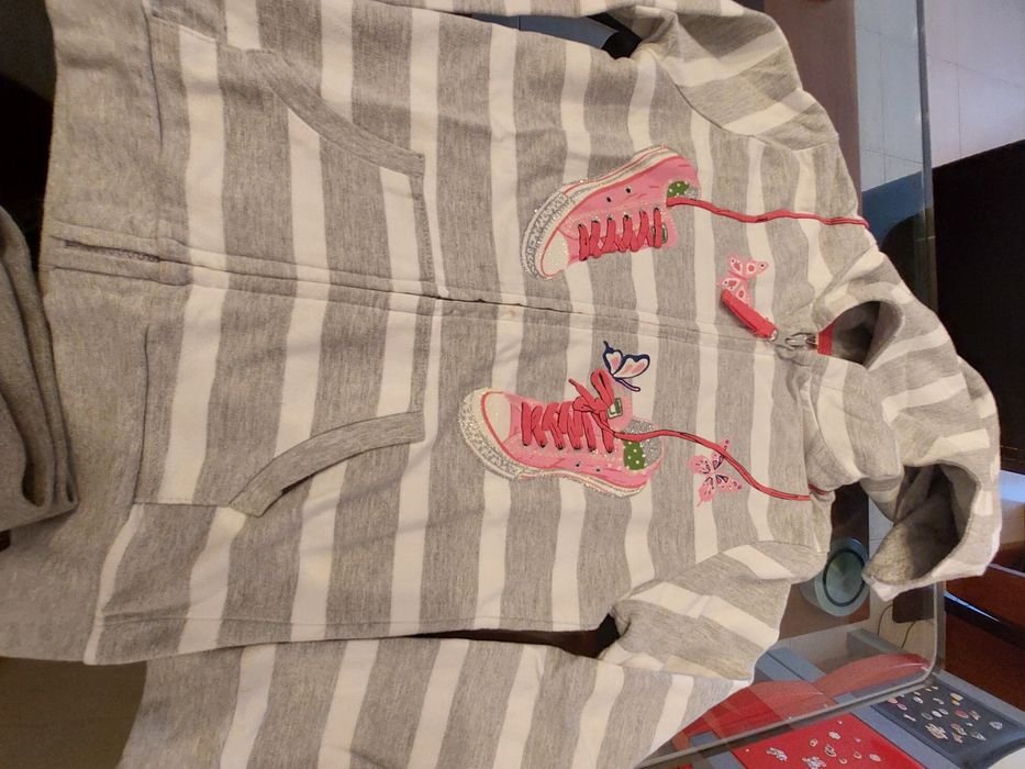 Anúncio VII: Roupa variada Menina T7/8