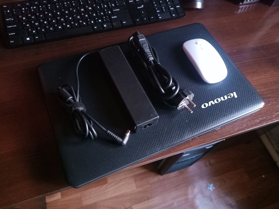 Ноутбук Lenovo G555 в отличном состоянии
