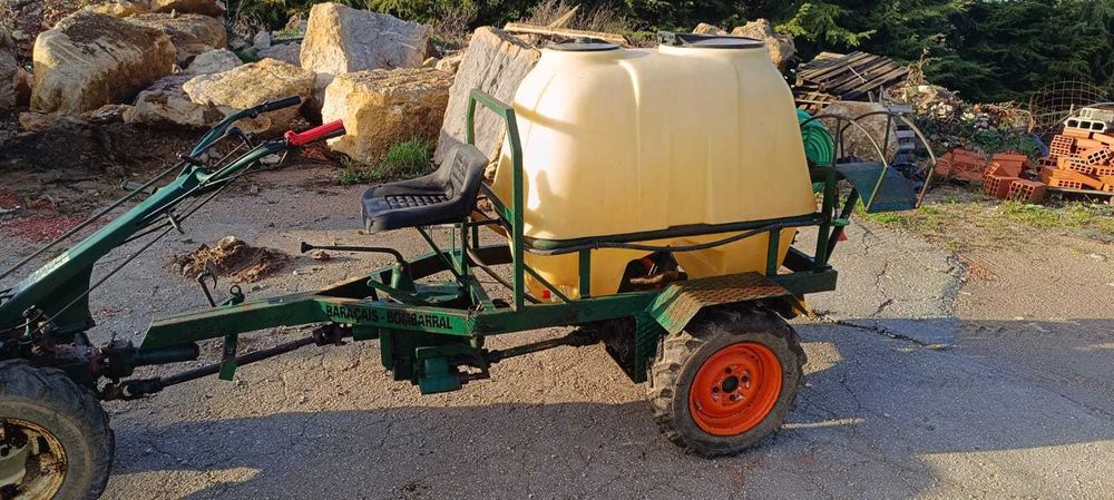 Reboque Pulverizador