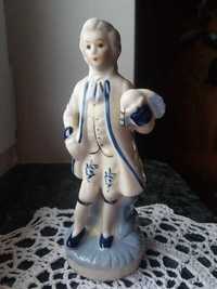 Porcelanowa figurka jegomość z epoki