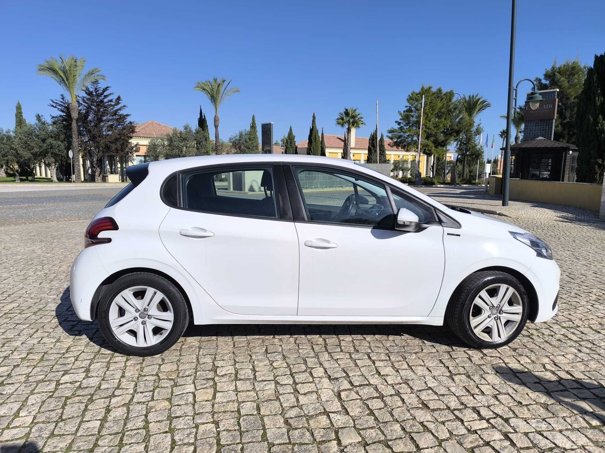 Peugeot 208 1.2 Signature – Novembro 2018, 88.800 km, Excelente Estado