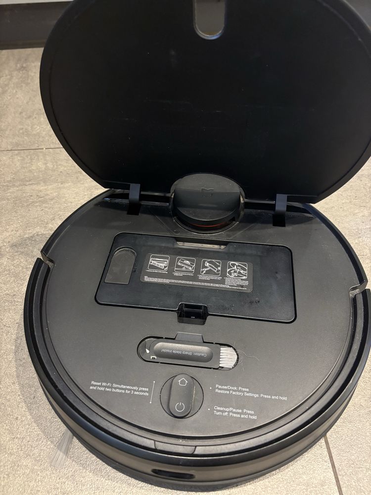 Robot sprzątający Xiaomi MI ROBOT VACUUM-MOP P czarny