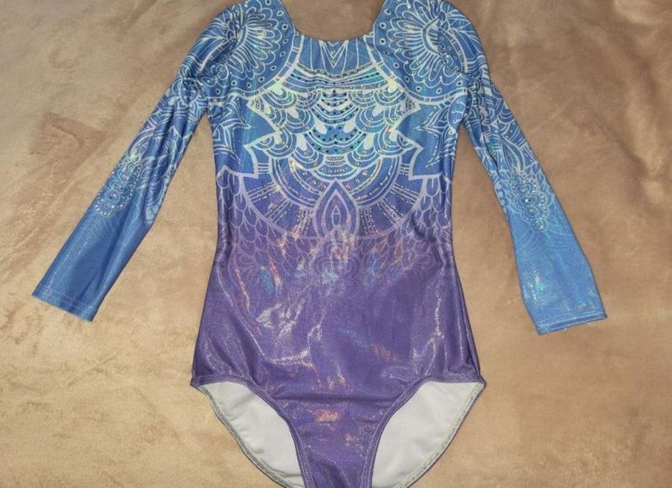 Купальник для танців та гімнастики.