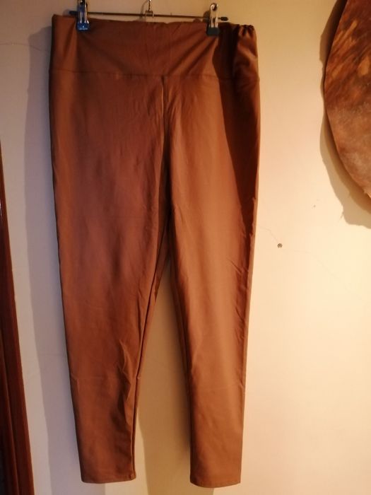 Promoção de roupa com etiquetas