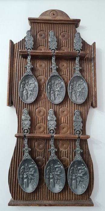 JAN STEEN Holenderskie łyżki dekoracyjne z motywem dentystycznym