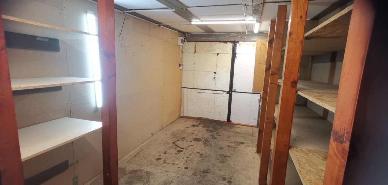 Garaż blaszany 3x6m duży, ocieplony, podłoga, regały, oświetlenie