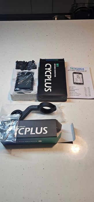 Licznik rowerowy Bluetooth ANT+ GPS CYCPLUS M1 + uchwyt z2.