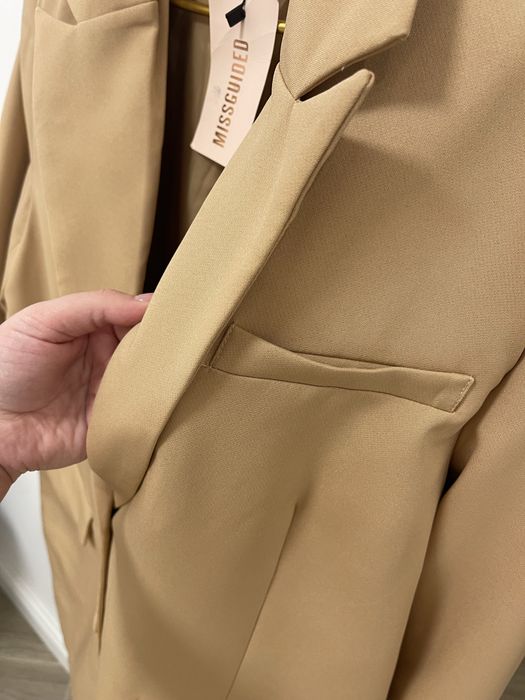 Класна сукня-піджак або піджак оверсайз від Missguided