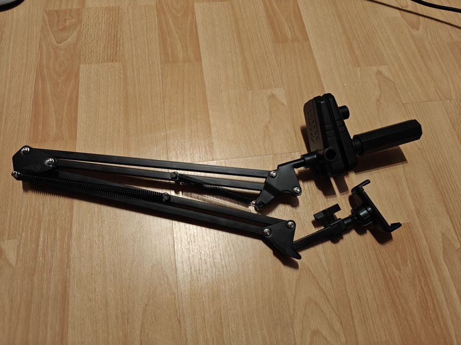 Uchwyt na telefon do łóżka