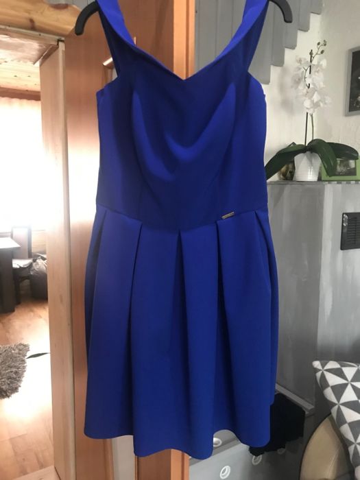Nowa niebieska sukienka