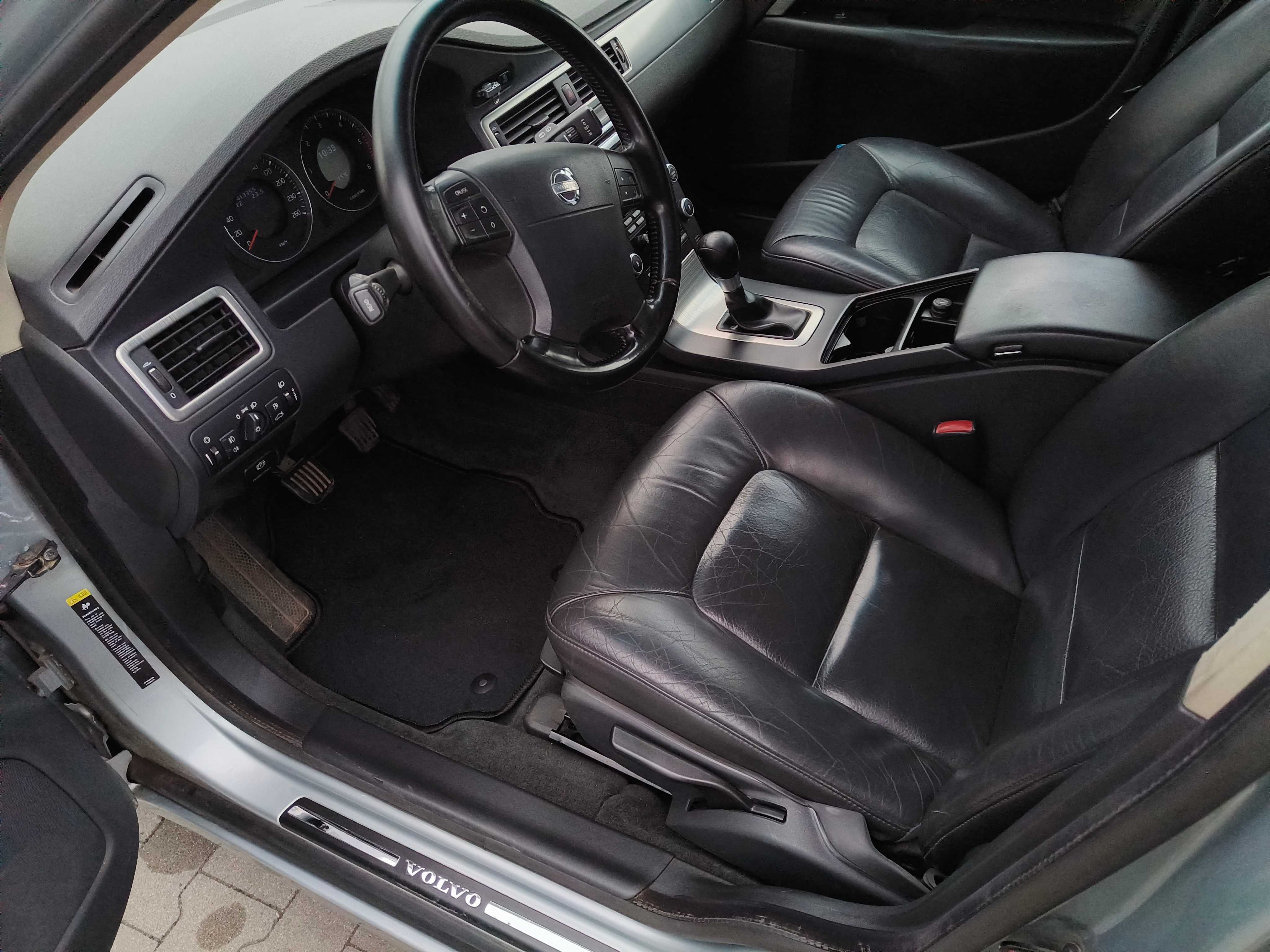 Volvo V70 2,4D 2008 manual 163km