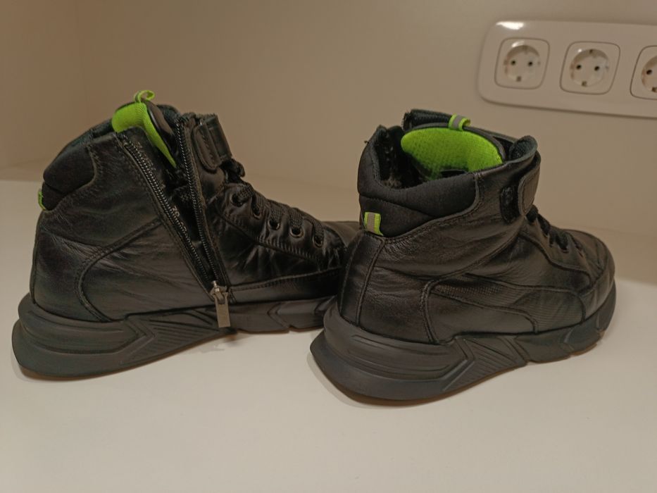 Зимове взуття для хлопчика, 38р