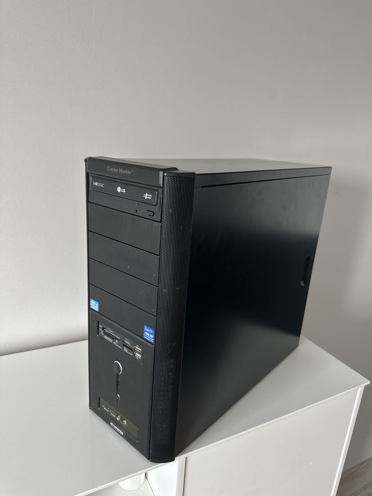 Sprzedam komputer stacjonarny pc.