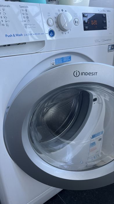 Maquina lavar a roupa Indesit 8kg