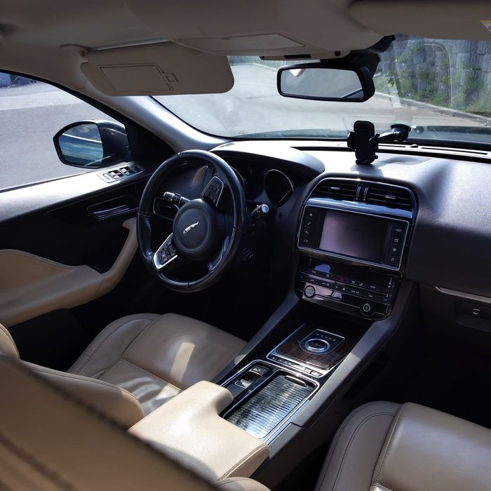 Jaguar F-Pace 2.0 i4D AWD 185hp 2018 pierwsza rejestracja