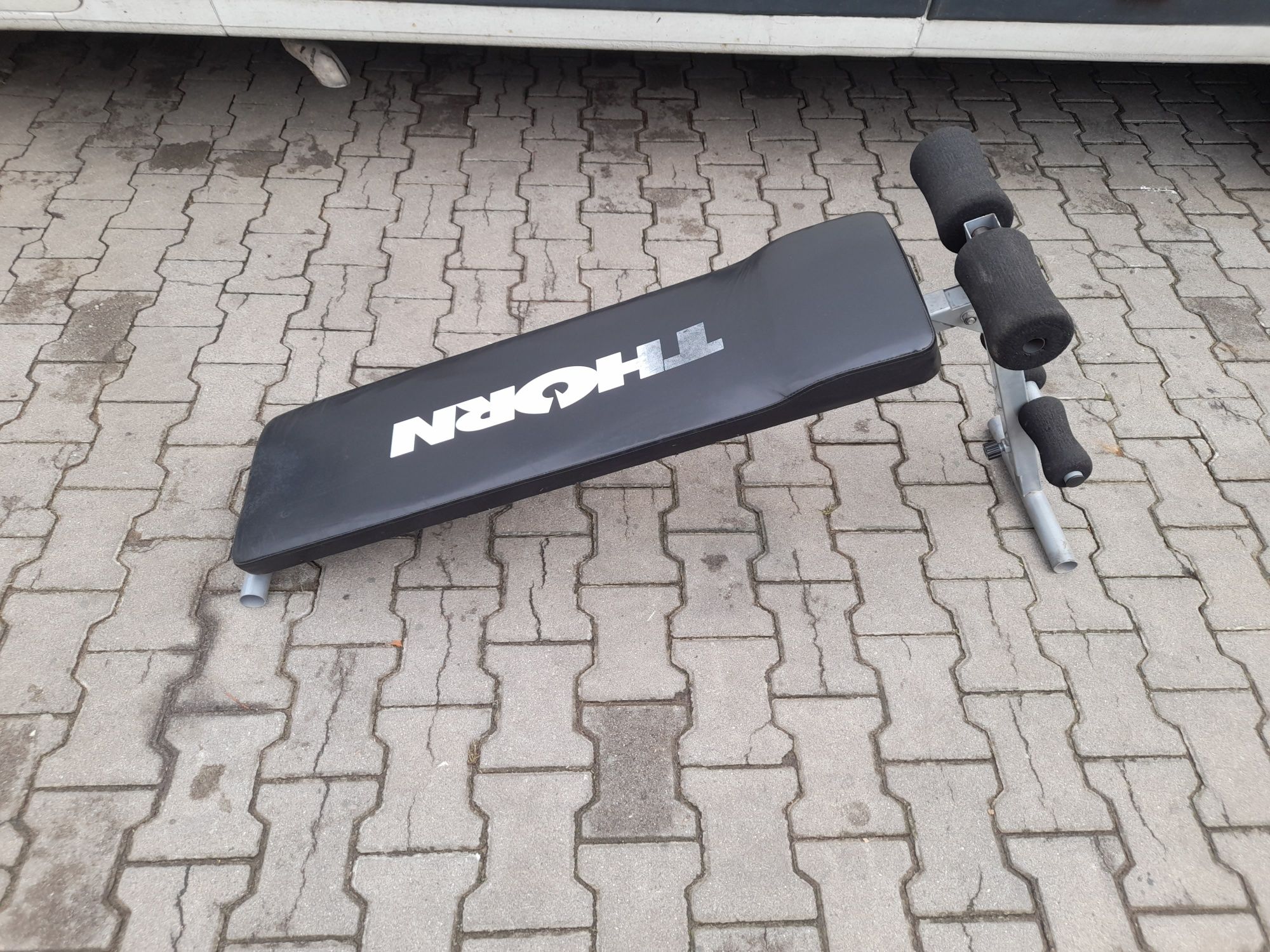 Ławeczka do brzuszków