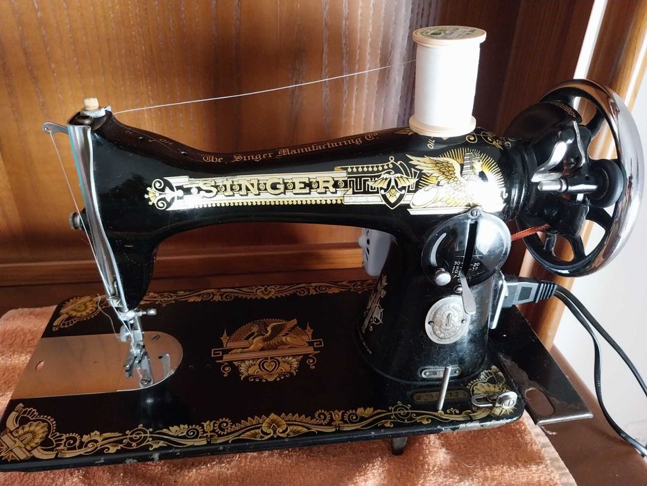 Linda máquina de costura SINGER
