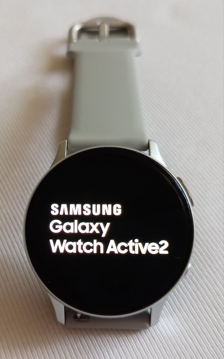 умные часы Samsung Galaxy Watch Active2