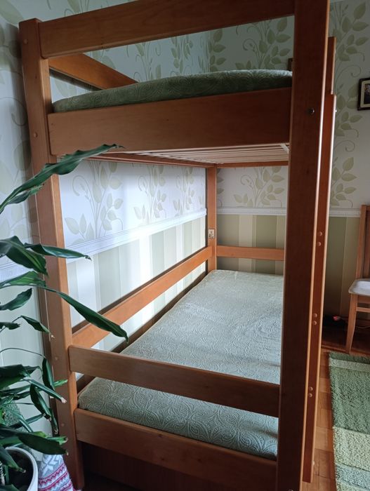 Двух поверхове ліжко