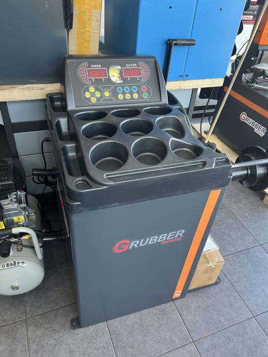 Zestaw maszyn wulkqnizacyjnycb wyważarka i montażownica hofmann