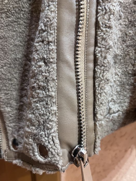 Стильная дубленка искуственная , модная весна осень .